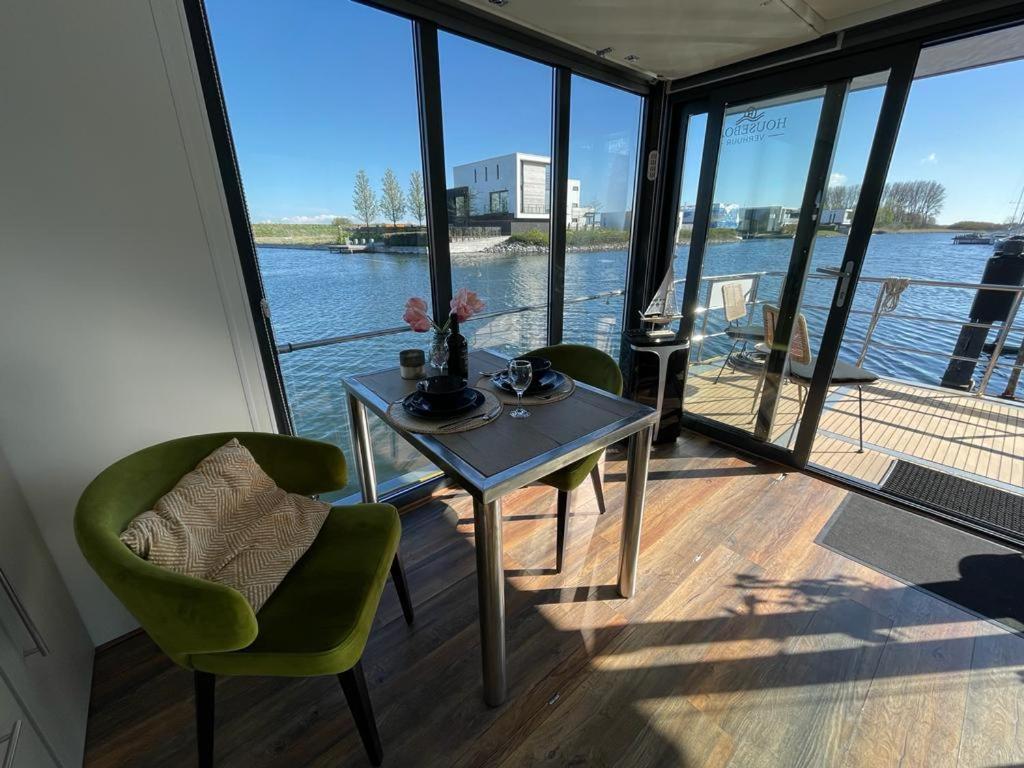 Hotel Houseboat Kamperland Exterior foto