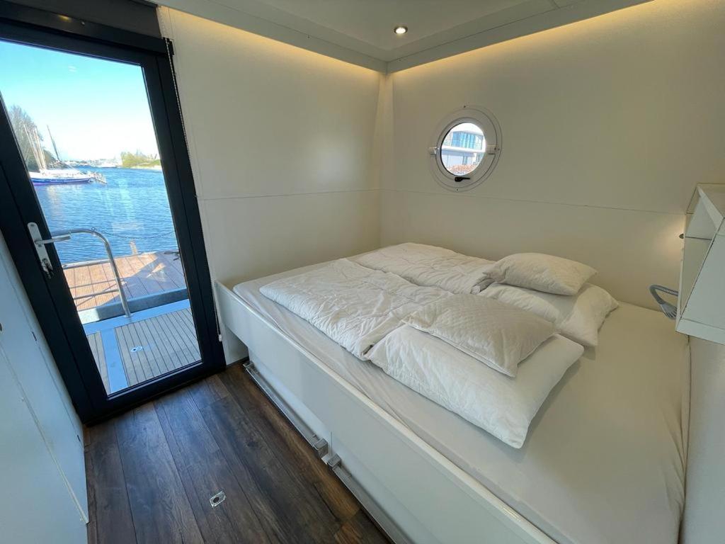 Hotel Houseboat Kamperland Exterior foto