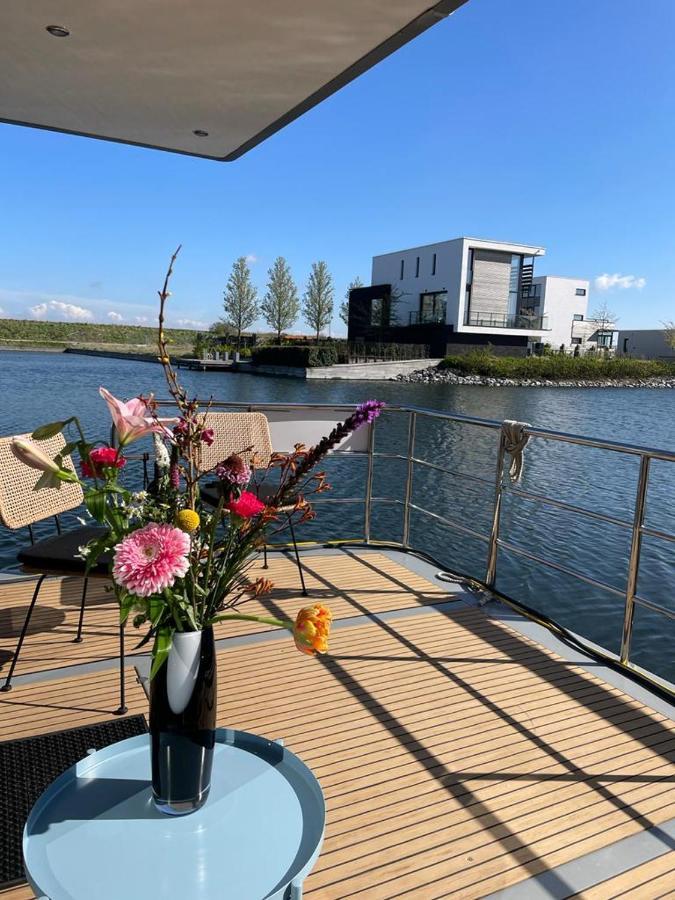 Hotel Houseboat Kamperland Exterior foto